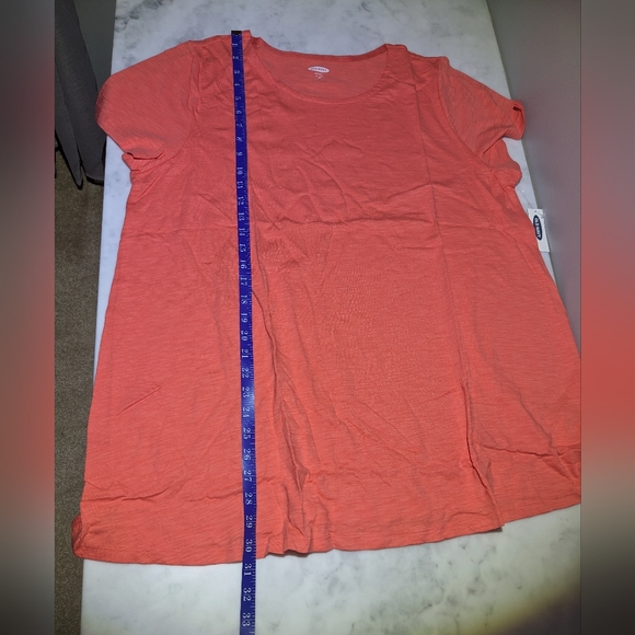 Old Navy Relaxed Fit Maternity Top / Old Navy Tee - Picture 9 of 10